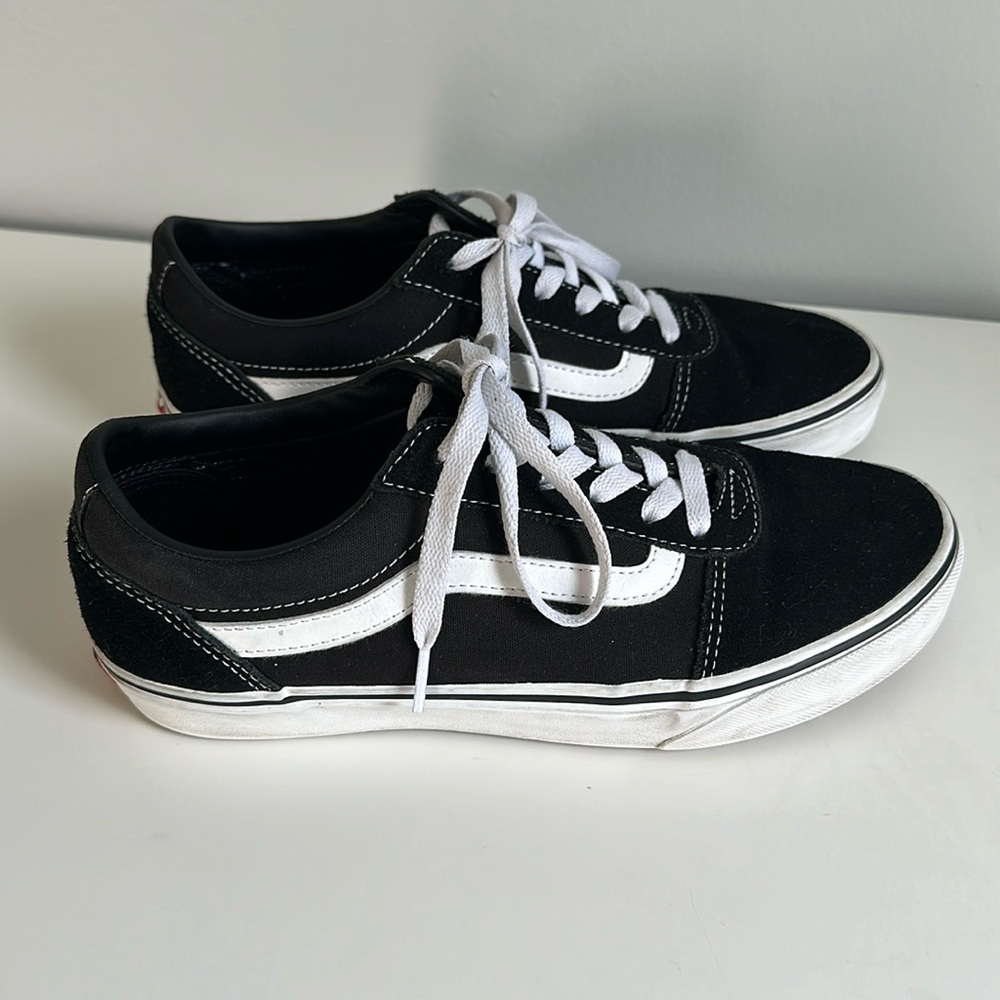 Womens Vans Ward Lo Suede Sneaker